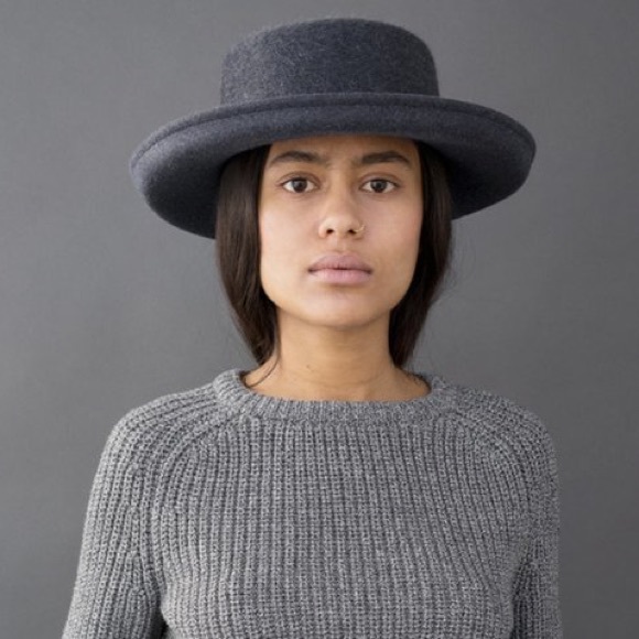 Clyde Rowan Hat in Black Wool w. Suede Drawstring - Picture 3 of 6